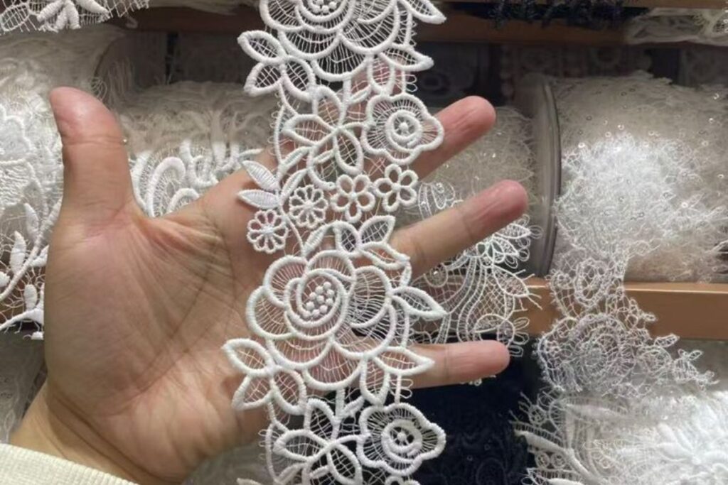 Lace (1) Lace